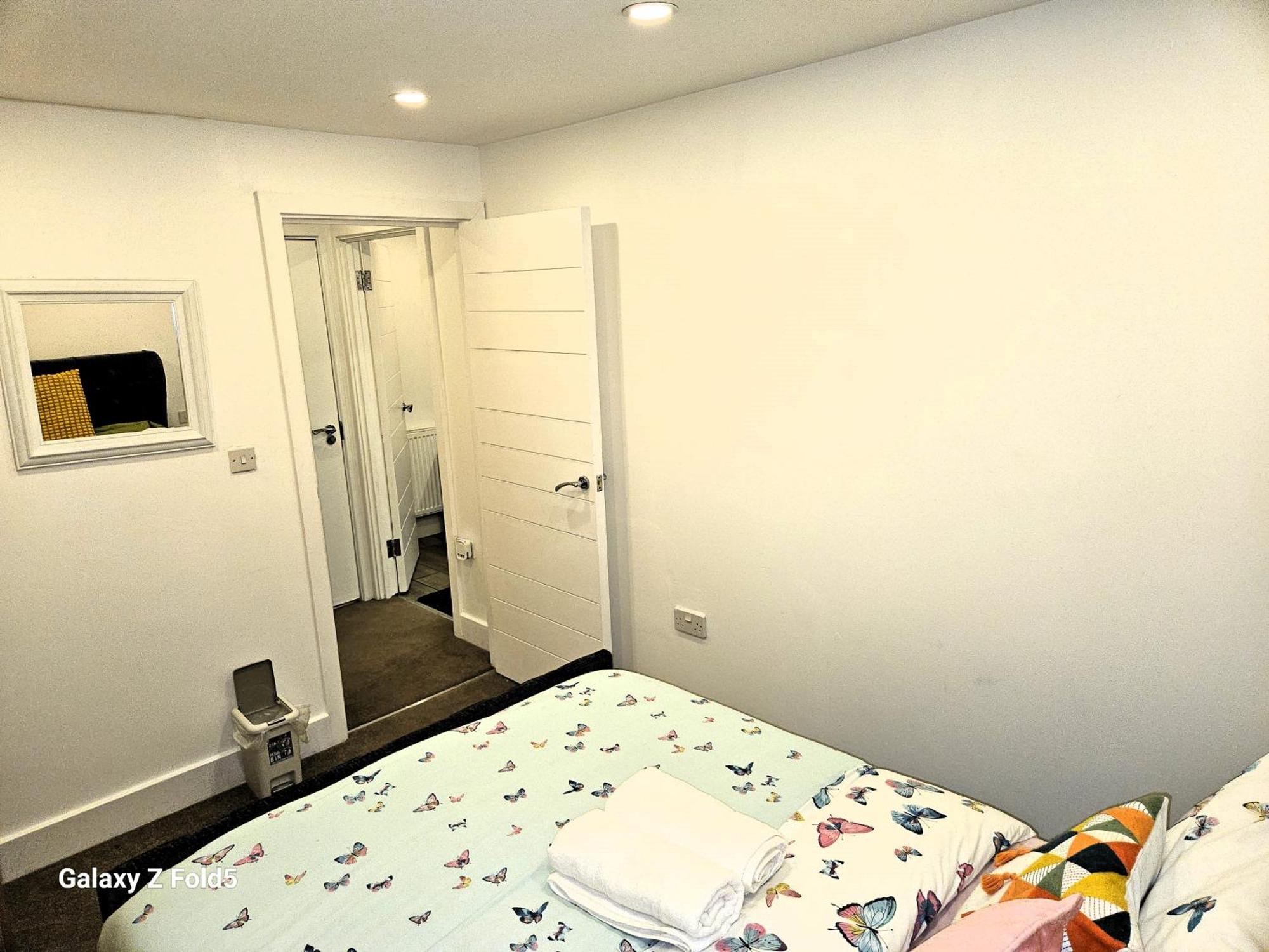 London Sleephouse Partying Is Not Allowed Pls Extérieur photo