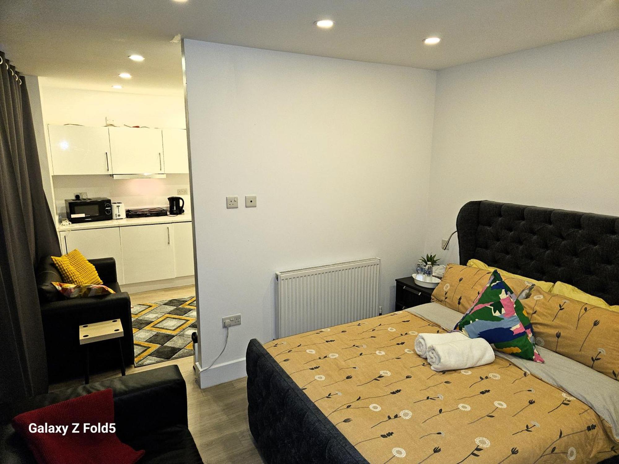 London Sleephouse Partying Is Not Allowed Pls Extérieur photo