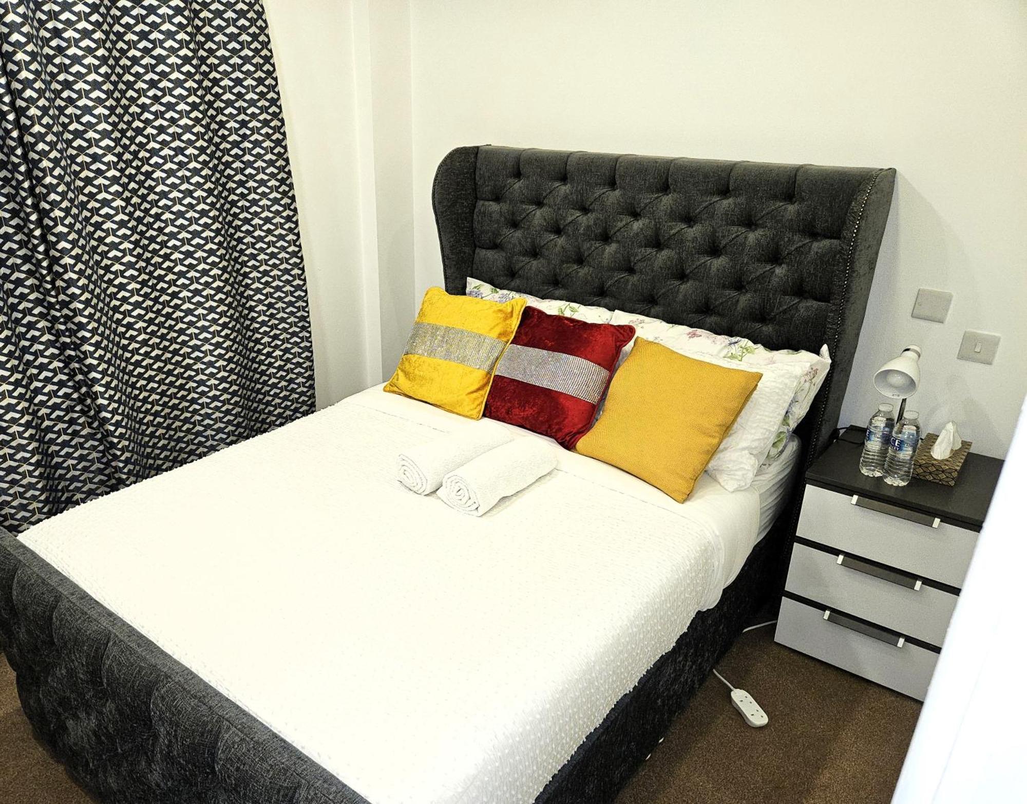 London Sleephouse Partying Is Not Allowed Pls Extérieur photo