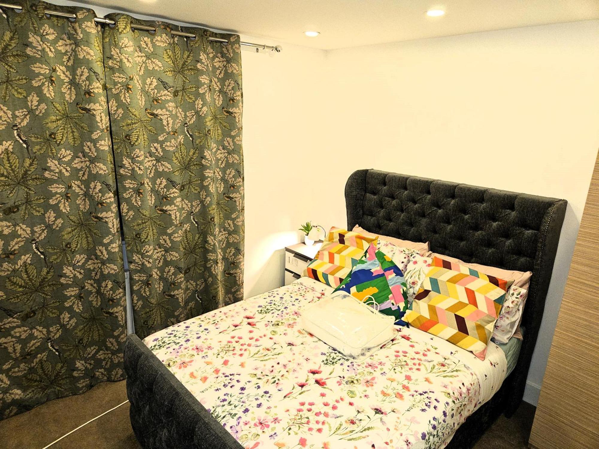 London Sleephouse Partying Is Not Allowed Pls Extérieur photo
