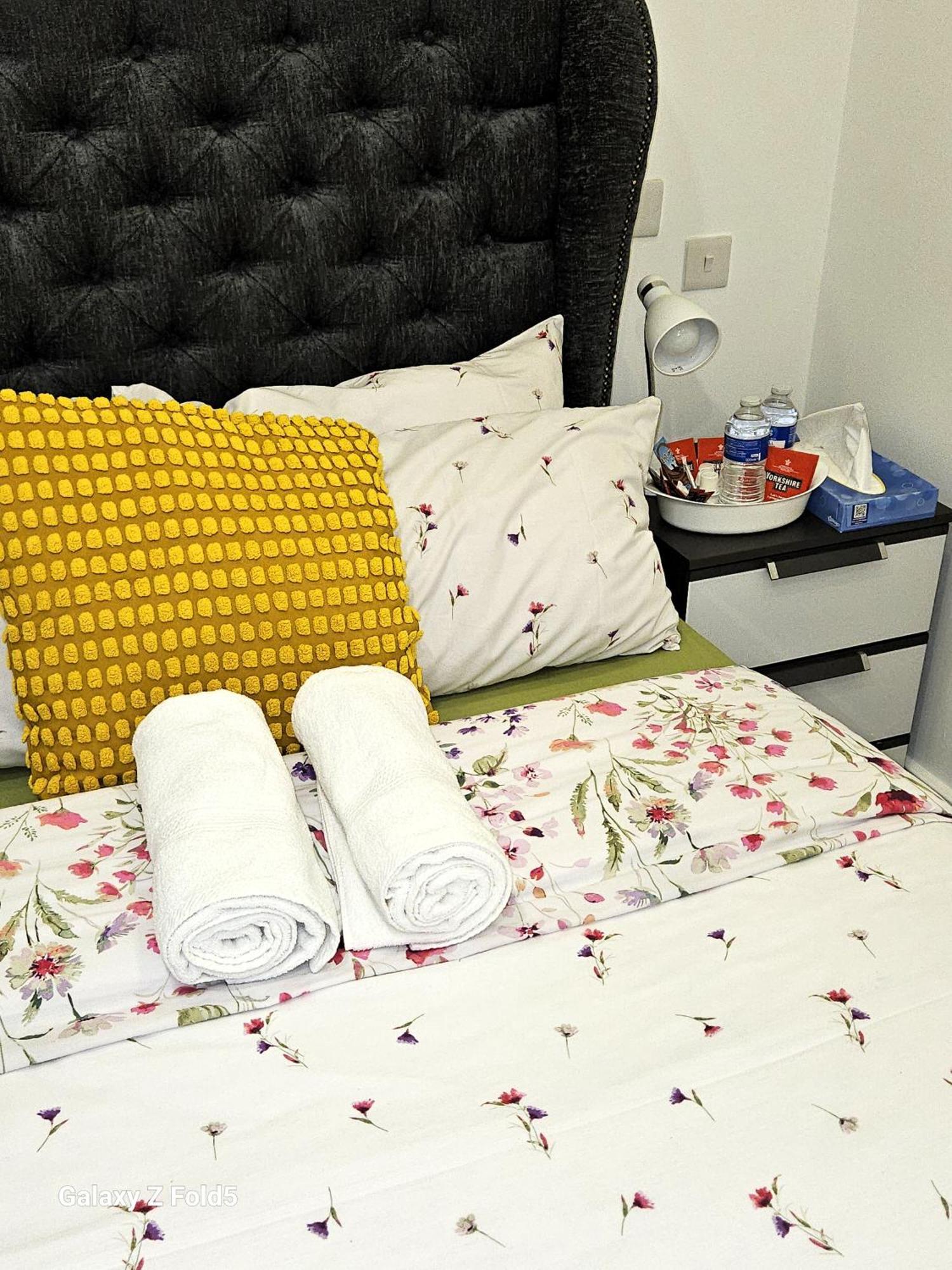 London Sleephouse Partying Is Not Allowed Pls Extérieur photo