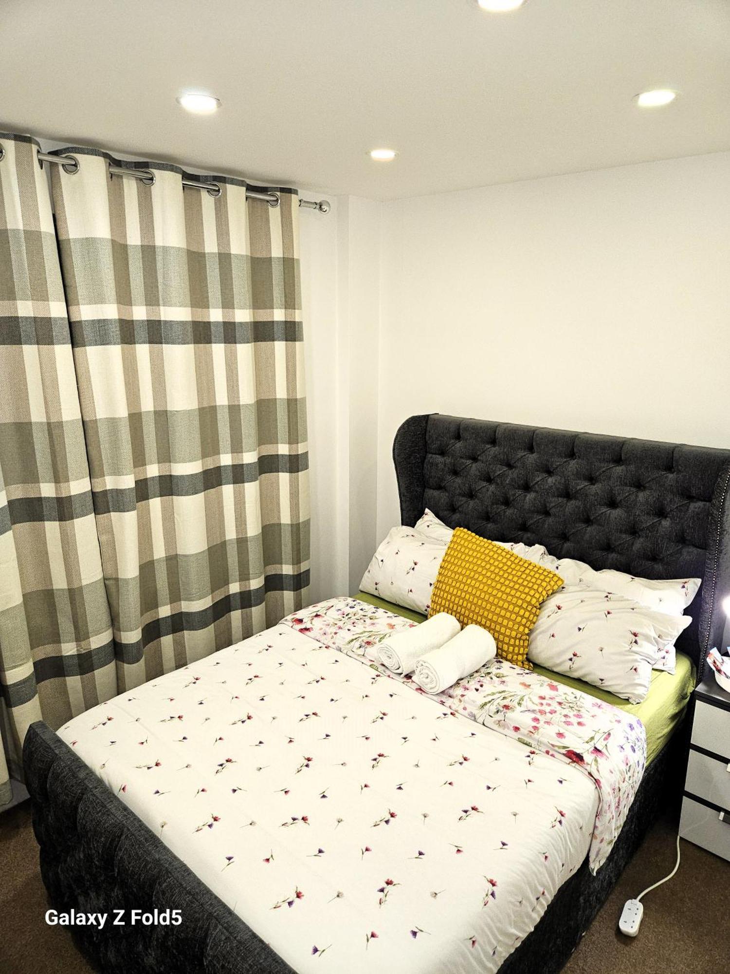 London Sleephouse Partying Is Not Allowed Pls Extérieur photo