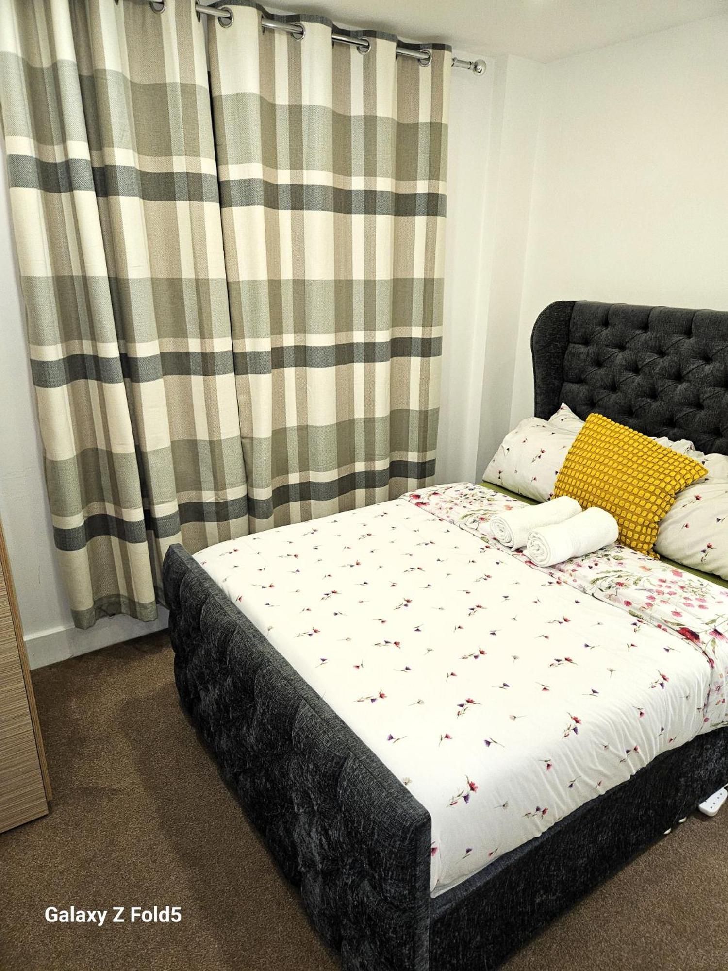 London Sleephouse Partying Is Not Allowed Pls Extérieur photo